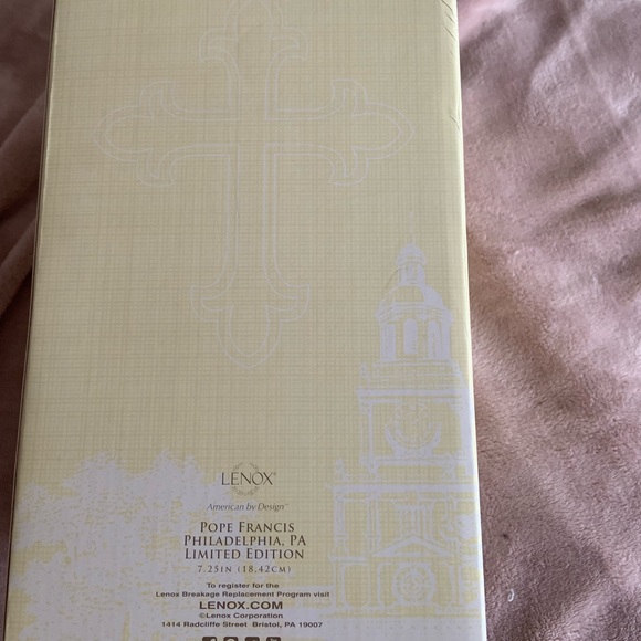 Lenox - New in Box.  Pope Francis statue  limited edition Philadelphia 2015 - Picture 3 of 13